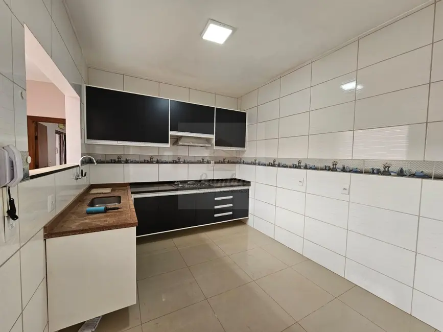 Casa com 4 quartos à venda, 182m2 em Cidade Alta, Cuiaba - MT - imagem 1 Foto 1 de Casa com 4 quartos à venda, 182m2 em Cidade Alta, Cuiaba - MT