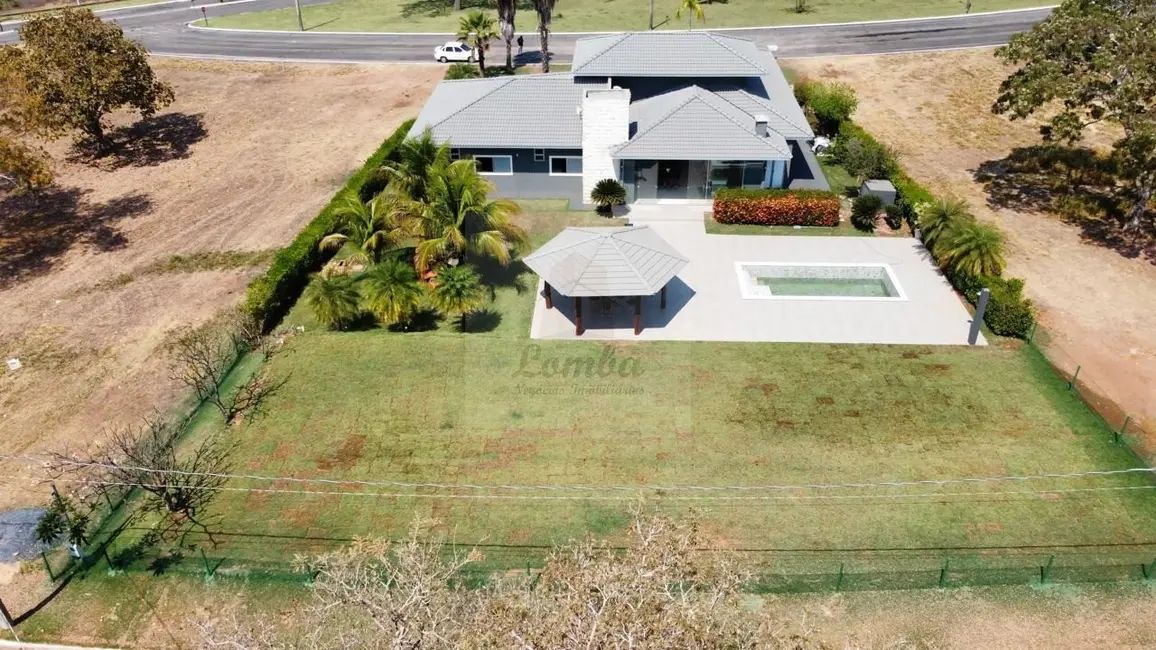 Foto 2 de Casa de Condomínio com 5 quartos à venda, 365m2 em Chapada Dos Guimaraes - MT