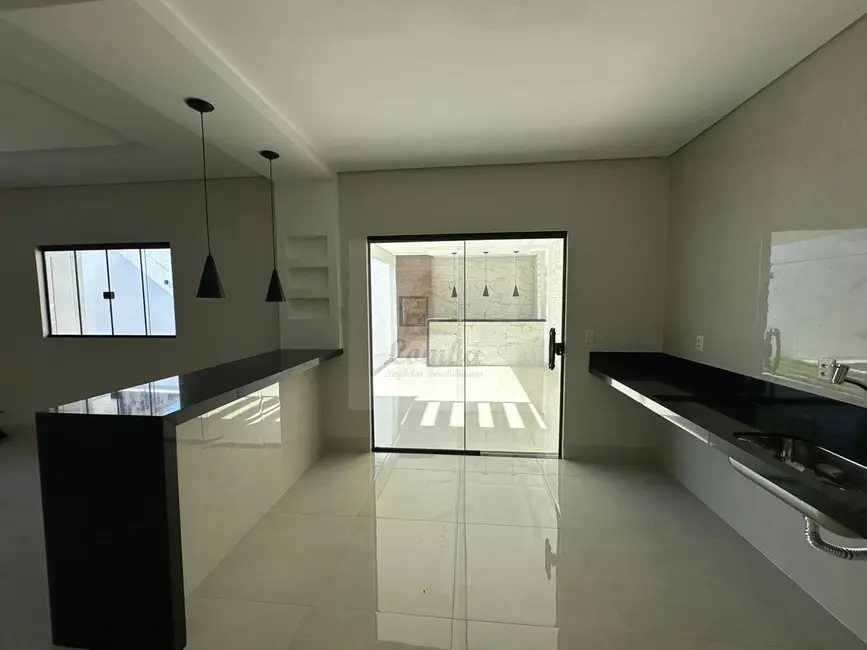 Casa com 3 quartos à venda, 190m2 em Jardim Califórnia, Cuiaba - MT - imagem 7 Foto 7 de Casa com 3 quartos à venda, 190m2 em Jardim Califórnia, Cuiaba - MT