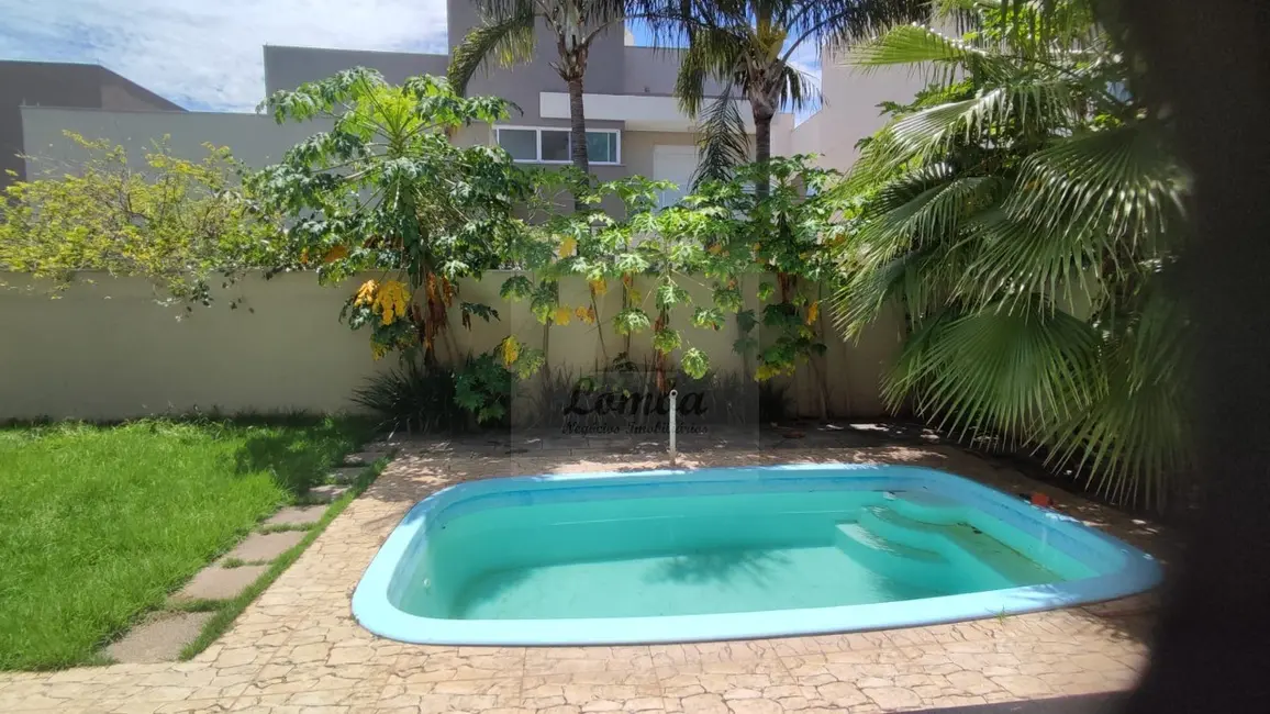 Casa de Condomínio com 5 quartos para alugar, 382m2 em Jardim Itália, Cuiaba - MT - imagem 2 Foto 2 de Casa de Condomínio com 5 quartos para alugar, 382m2 em Jardim Itália, Cuiaba - MT