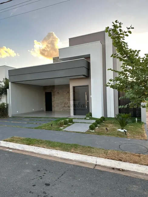 Foto 1 de Casa de Condomínio com 3 quartos à venda, 172m2 em Cuiaba - MT
