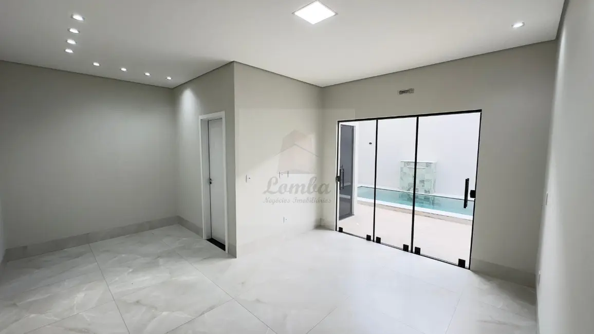 Foto 1 de Casa com 3 quartos à venda, 190m2 em Jardim das Palmeiras, Cuiaba - MT
