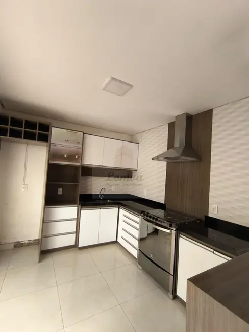 Foto 1 de Casa de Condomínio com 3 quartos para alugar, 96m2 em Petrópolis, Varzea Grande - MT