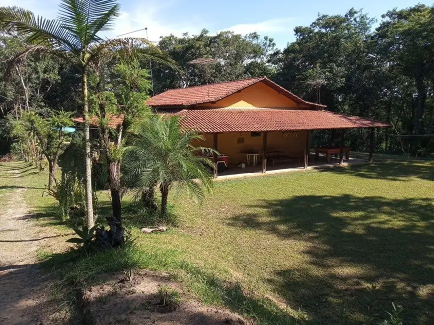 Foto 1 de Chácara com 4 quartos à venda, 120m2 em Esmeraldas - MG