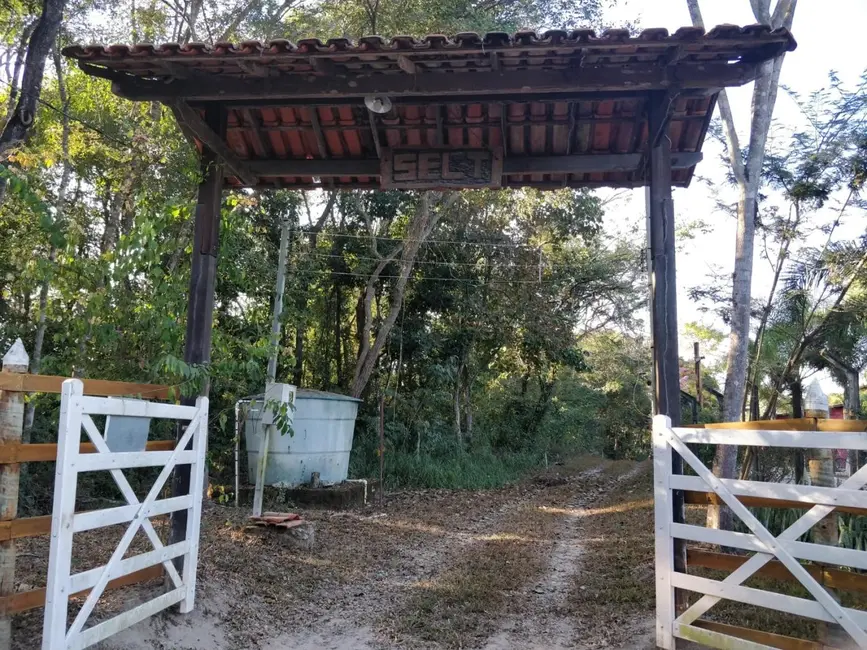 Foto 2 de Chácara com 4 quartos à venda, 120m2 em Esmeraldas - MG