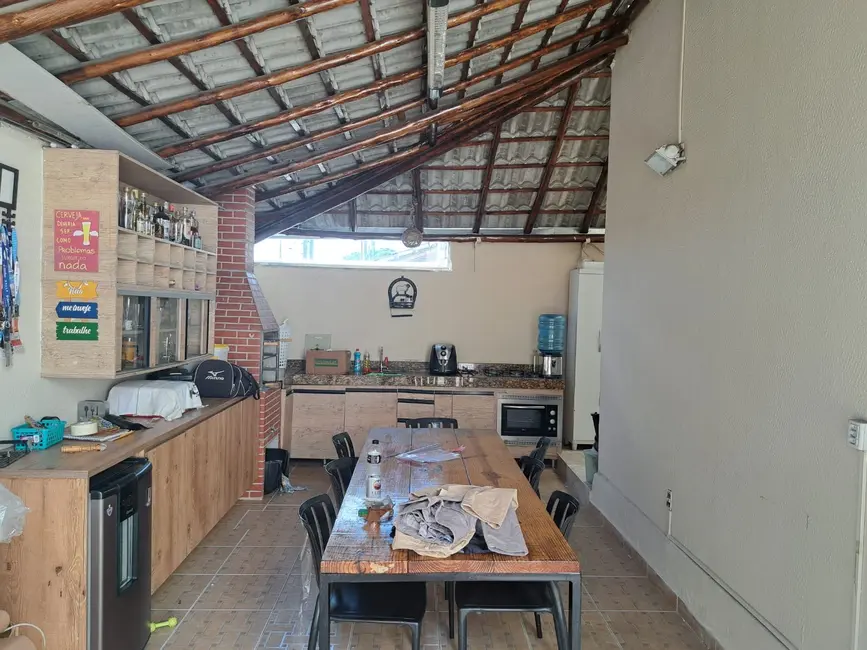 Foto 1 de Casa com 2 quartos à venda, 116m2 em Contagem - MG