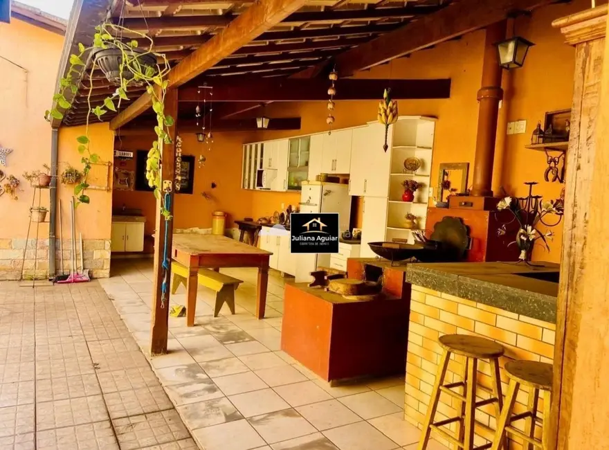 Casa com 3 quartos à venda, 272m2 em Santa Amélia, Belo Horizonte - MG - imagem 2 Foto 2 de Casa com 3 quartos à venda, 272m2 em Santa Amélia, Belo Horizonte - MG