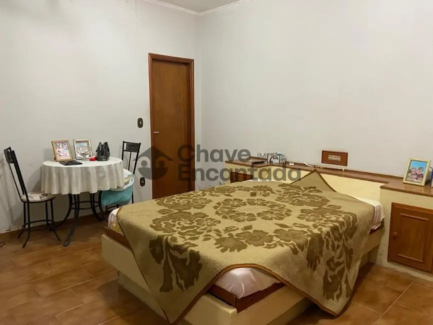 Casa com 4 quartos à venda, 280m2 em Vila Moimaz, Birigui - SP - imagem 9 Foto 9 de Casa com 4 quartos à venda, 280m2 em Vila Moimaz, Birigui - SP