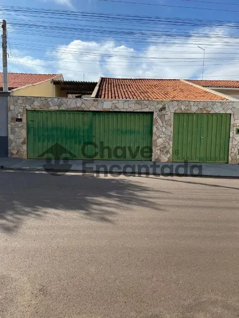 Casa com 4 quartos à venda, 280m2 em Vila Moimaz, Birigui - SP - imagem 1 Foto 1 de Casa com 4 quartos à venda, 280m2 em Vila Moimaz, Birigui - SP