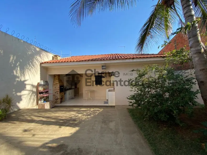 Foto 9 de Casa com 3 quartos à venda, 134m2 em Jardim São Conrado, Birigui - SP