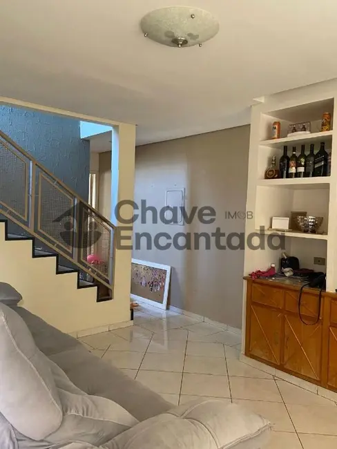 Foto 1 de Sobrado com 3 quartos à venda, 115m2 em Jardim Morumbi, Birigui - SP