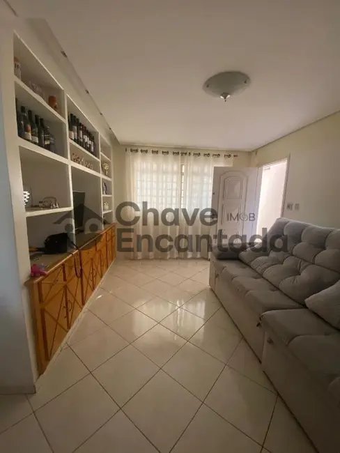 Sobrado com 3 quartos à venda, 115m2 em Jardim Morumbi, Birigui - SP - imagem 4 Foto 4 de Sobrado com 3 quartos à venda, 115m2 em Jardim Morumbi, Birigui - SP