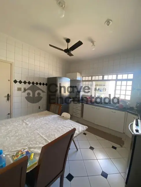 Sobrado com 3 quartos à venda, 115m2 em Jardim Morumbi, Birigui - SP - imagem 5 Foto 5 de Sobrado com 3 quartos à venda, 115m2 em Jardim Morumbi, Birigui - SP