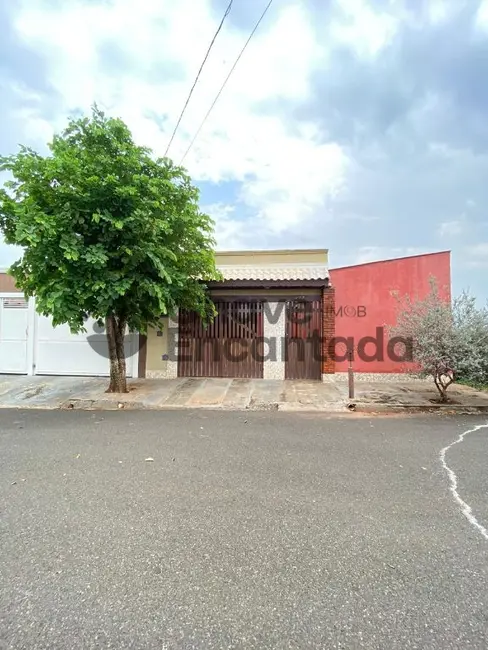 Casa com 2 quartos à venda, 148m2 em Residencial Prefeito Mário Crêm dos Santos, Birigui - SP - imagem 5 Foto 5 de Casa com 2 quartos à venda, 148m2 em Residencial Prefeito Mário Crêm dos Santos, Birigui - SP