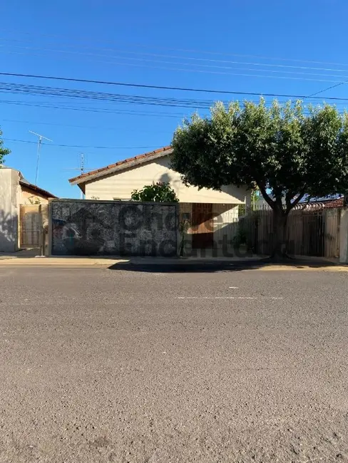 Casa com 2 quartos à venda, 111m2 em Vila Silvares, Birigui - SP - imagem 1 Foto 1 de Casa com 2 quartos à venda, 111m2 em Vila Silvares, Birigui - SP