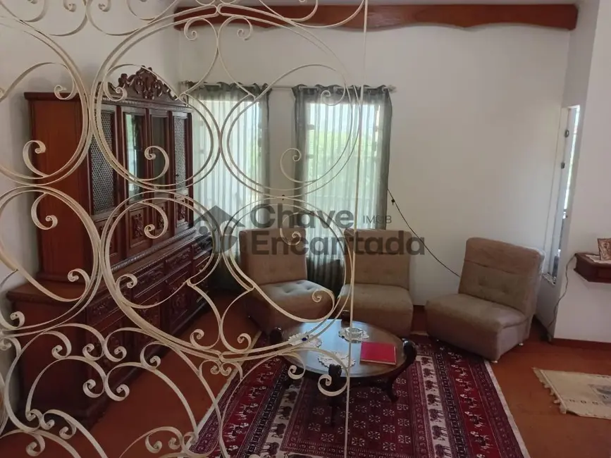 Casa com 3 quartos à venda, 249m2 em Jardim Estoril, Birigui - SP - imagem 1 Foto 1 de Casa com 3 quartos à venda, 249m2 em Jardim Estoril, Birigui - SP