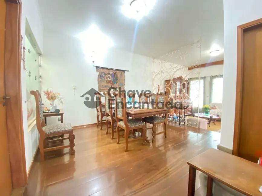 Casa com 3 quartos à venda, 249m2 em Jardim Estoril, Birigui - SP - imagem 2 Foto 2 de Casa com 3 quartos à venda, 249m2 em Jardim Estoril, Birigui - SP