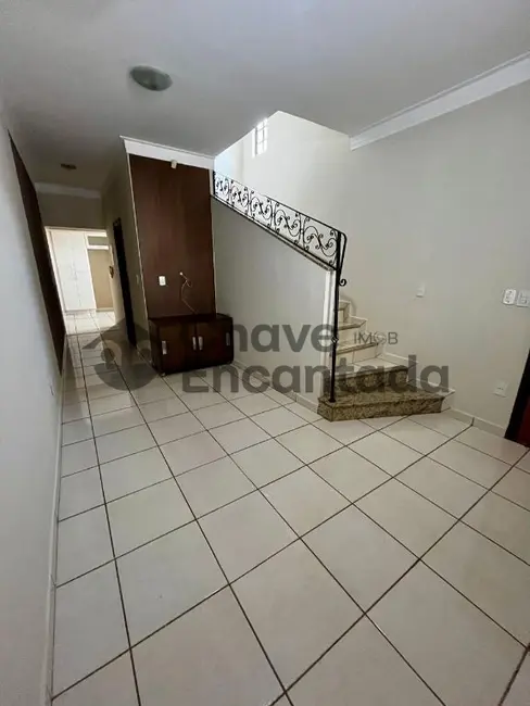 Foto 2 de Sobrado com 3 quartos à venda, 137m2 em Vila Xavier, Birigui - SP