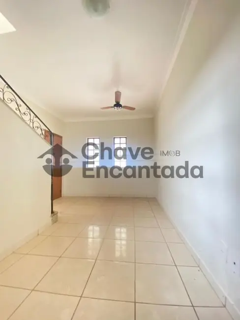 Sobrado com 3 quartos à venda, 137m2 em Vila Xavier, Birigui - SP - imagem 4 Foto 4 de Sobrado com 3 quartos à venda, 137m2 em Vila Xavier, Birigui - SP