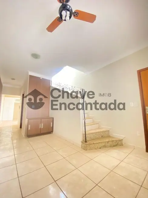 Sobrado com 3 quartos à venda, 137m2 em Vila Xavier, Birigui - SP - imagem 5 Foto 5 de Sobrado com 3 quartos à venda, 137m2 em Vila Xavier, Birigui - SP