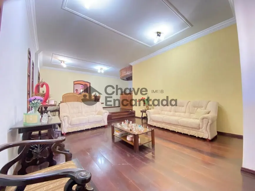 Casa com 6 quartos à venda, 697m2 em Sítio de Recreio Passaredo, Birigui - SP - imagem 6 Foto 6 de Casa com 6 quartos à venda, 697m2 em Sítio de Recreio Passaredo, Birigui - SP