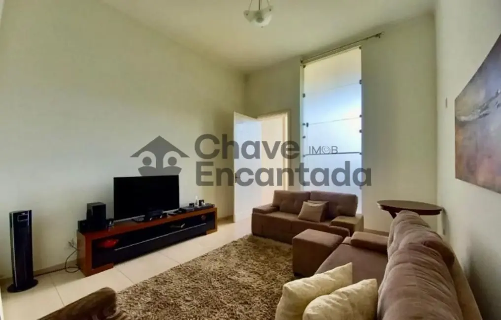 Casa de Condomínio com 3 quartos à venda, 256m2 em Residencial Ibisa, Birigui - SP - imagem 3 Foto 3 de Casa de Condomínio com 3 quartos à venda, 256m2 em Residencial Ibisa, Birigui - SP