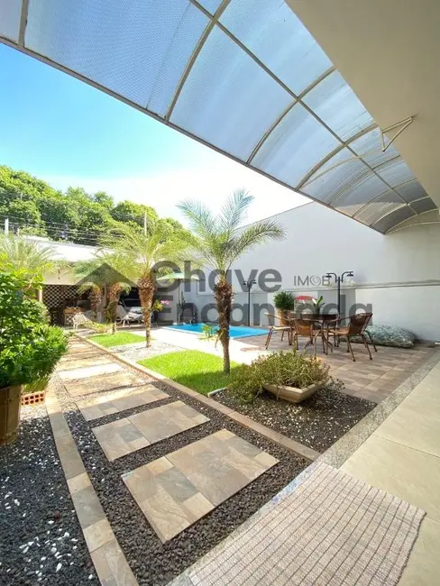 Foto 2 de Casa com 3 quartos à venda, 158m2 em Vila Guarujá, Birigui - SP