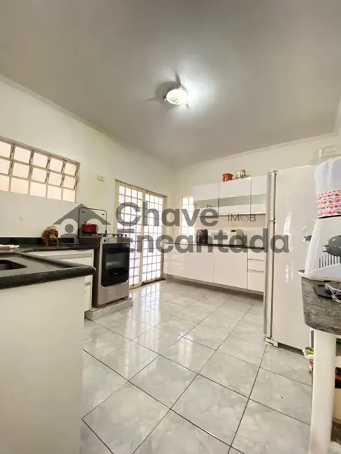 Casa com 3 quartos à venda, 167m2 em Vila Germano, Birigui - SP - imagem 8 Foto 8 de Casa com 3 quartos à venda, 167m2 em Vila Germano, Birigui - SP