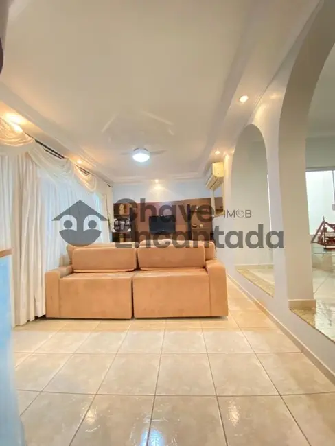 Foto 2 de Casa com 3 quartos à venda, 333m2 em Centro, Birigui - SP