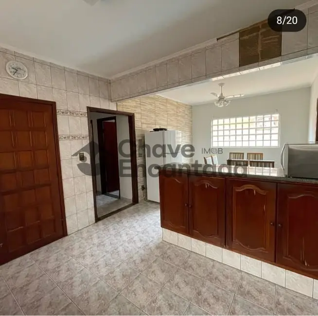 Casa com 3 quartos à venda, 246m2 em Jardim Estoril, Birigui - SP - imagem 4 Foto 4 de Casa com 3 quartos à venda, 246m2 em Jardim Estoril, Birigui - SP