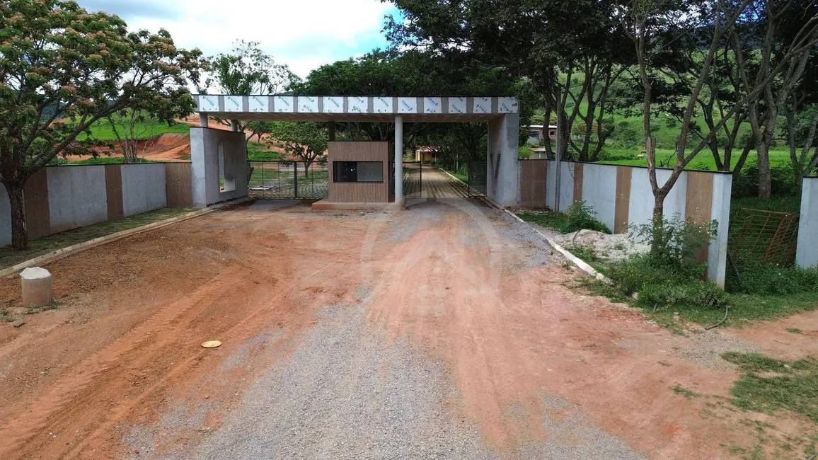Foto 2 de Terreno / Lote à venda, 300m2 em Bom Jesus Dos Perdoes - SP