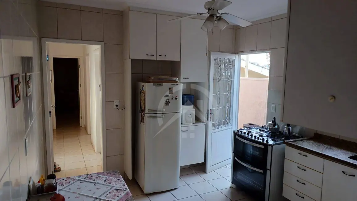 Casa com 2 quartos à venda, 175m2 em Vila Thais, Atibaia - SP - imagem 4 Foto 4 de Casa com 2 quartos à venda, 175m2 em Vila Thais, Atibaia - SP