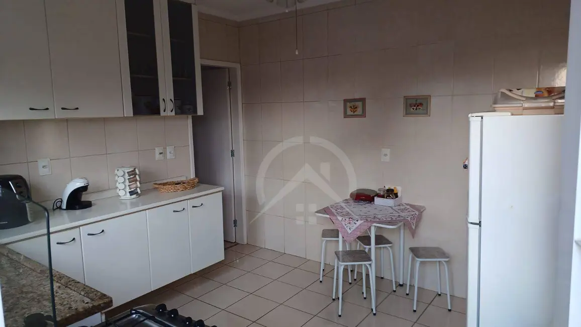 Casa com 2 quartos à venda, 175m2 em Vila Thais, Atibaia - SP - imagem 3 Foto 3 de Casa com 2 quartos à venda, 175m2 em Vila Thais, Atibaia - SP