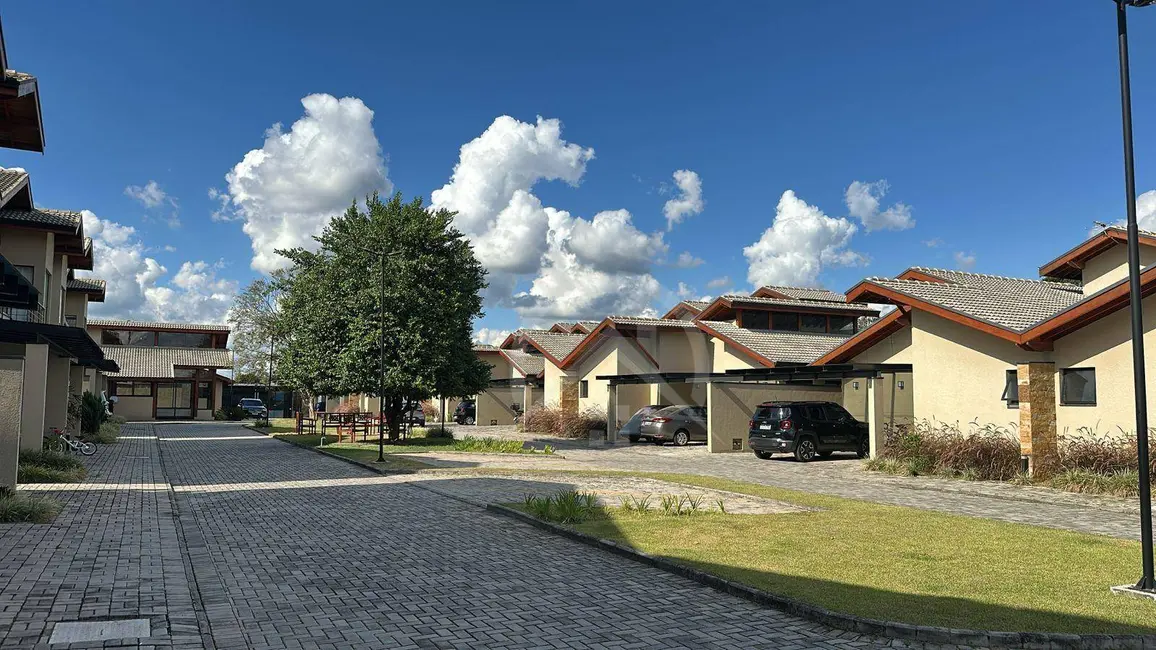 Casa de Condomínio com 3 quartos para alugar, 290m2 em Jardim dos Pinheiros, Atibaia - SP - imagem 2 Foto 2 de Casa de Condomínio com 3 quartos para alugar, 290m2 em Jardim dos Pinheiros, Atibaia - SP