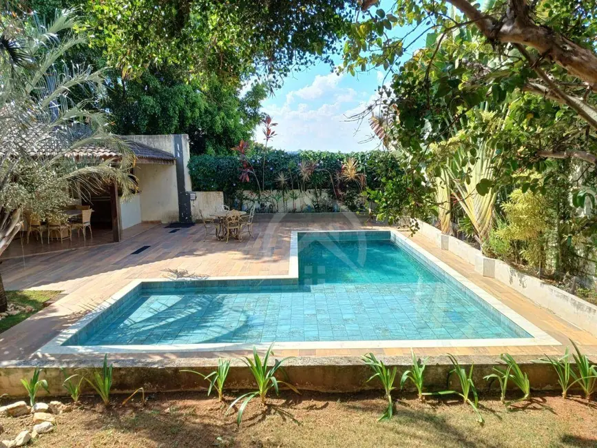 Foto 2 de Casa com 3 quartos à venda, 600m2 em Centro, Atibaia - SP