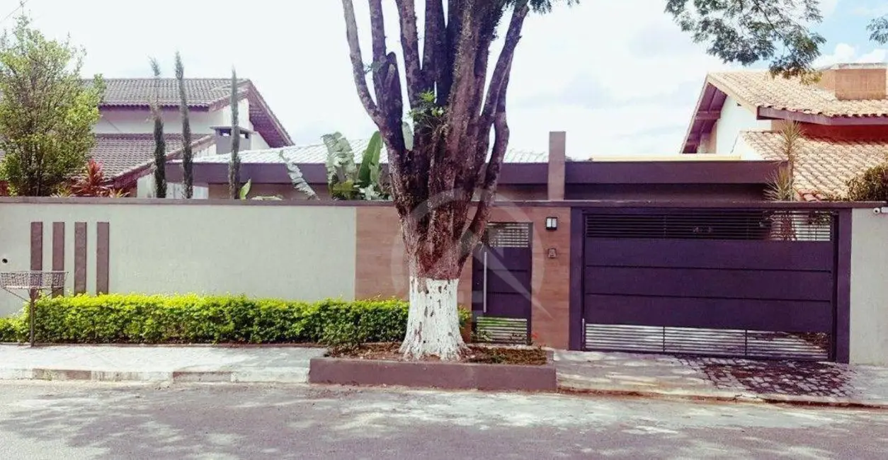 Foto 1 de Casa com 3 quartos à venda, 600m2 em Centro, Atibaia - SP