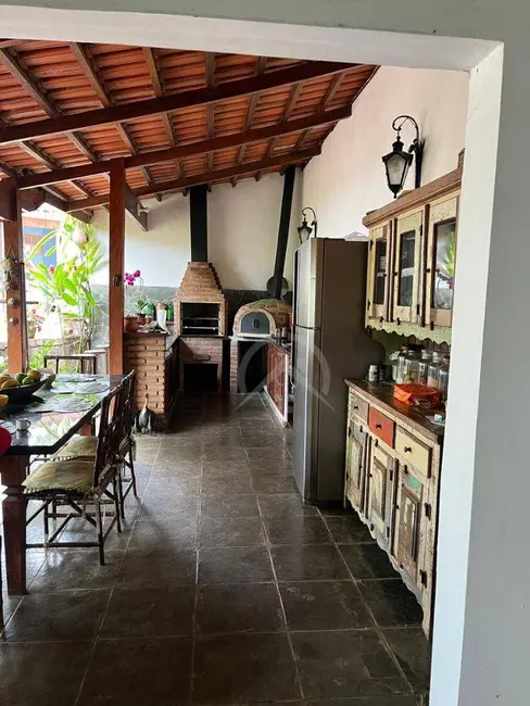 Casa com 4 quartos para alugar, 720m2 em Jardim do Lago, Atibaia - SP - imagem 2 Foto 2 de Casa com 4 quartos para alugar, 720m2 em Jardim do Lago, Atibaia - SP