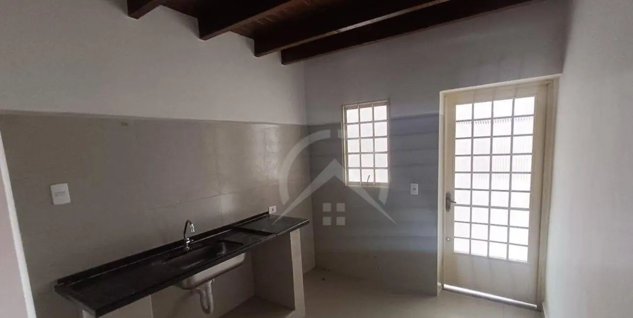 Foto 4 de Casa com 2 quartos para alugar, 80m2 em Centro, Atibaia - SP