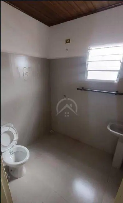 Foto 2 de Casa com 2 quartos para alugar, 80m2 em Centro, Atibaia - SP