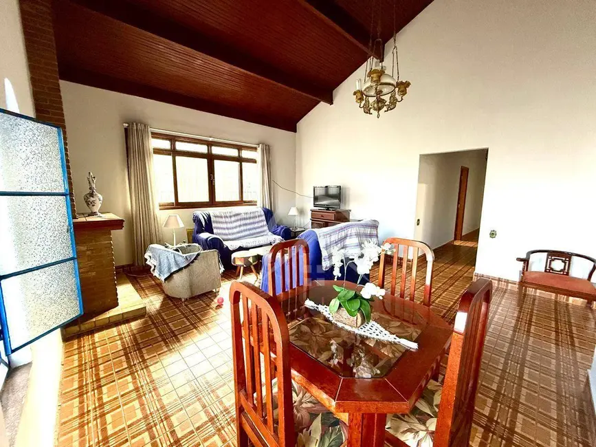 Foto 3 de Casa com 3 quartos à venda, 429m2 em Atibaia - SP