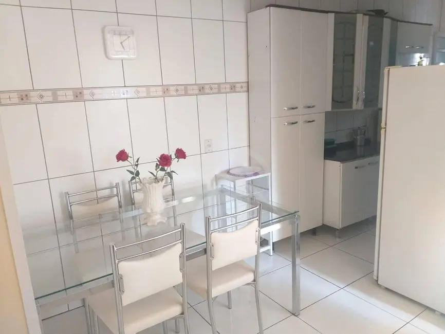 Casa com 3 quartos à venda, 140m2 em Jardim das Palmeiras, Atibaia - SP - imagem 6 Foto 6 de Casa com 3 quartos à venda, 140m2 em Jardim das Palmeiras, Atibaia - SP