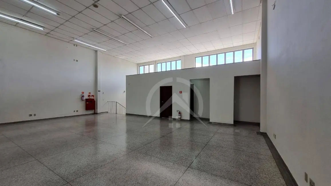 Armazém / Galpão para alugar, 720m2 em Centro, Atibaia - SP - imagem 6 Foto 6 de Armazém / Galpão para alugar, 720m2 em Centro, Atibaia - SP