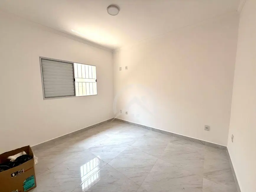 Casa com 2 quartos para alugar, 162m2 em Centro, Atibaia - SP - imagem 4 Foto 4 de Casa com 2 quartos para alugar, 162m2 em Centro, Atibaia - SP