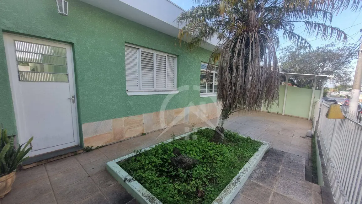 Foto 1 de Casa com 3 quartos para alugar, 200m2 em Centro, Atibaia - SP