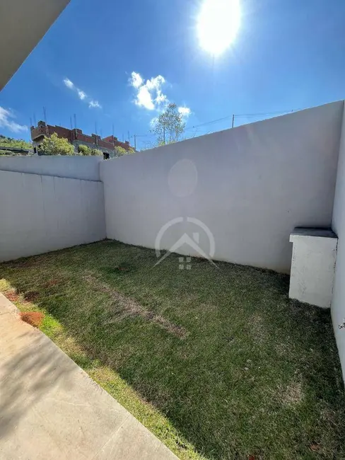 Foto 3 de Casa de Condomínio com 3 quartos à venda, 200m2 em Bom Jesus Dos Perdoes - SP