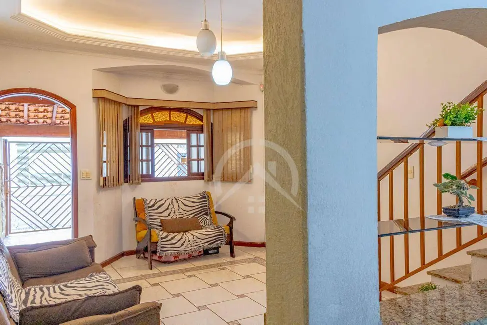 Foto 3 de Sobrado com 4 quartos à venda, 175m2 em Atibaia Jardim, Atibaia - SP