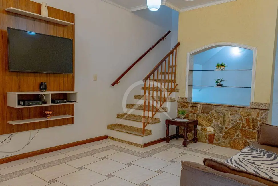 Foto 5 de Sobrado com 4 quartos à venda, 175m2 em Atibaia Jardim, Atibaia - SP