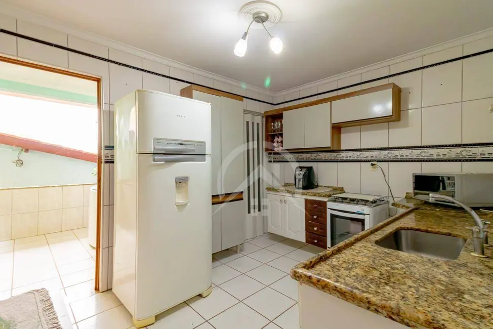 Foto 7 de Sobrado com 4 quartos à venda, 175m2 em Atibaia Jardim, Atibaia - SP