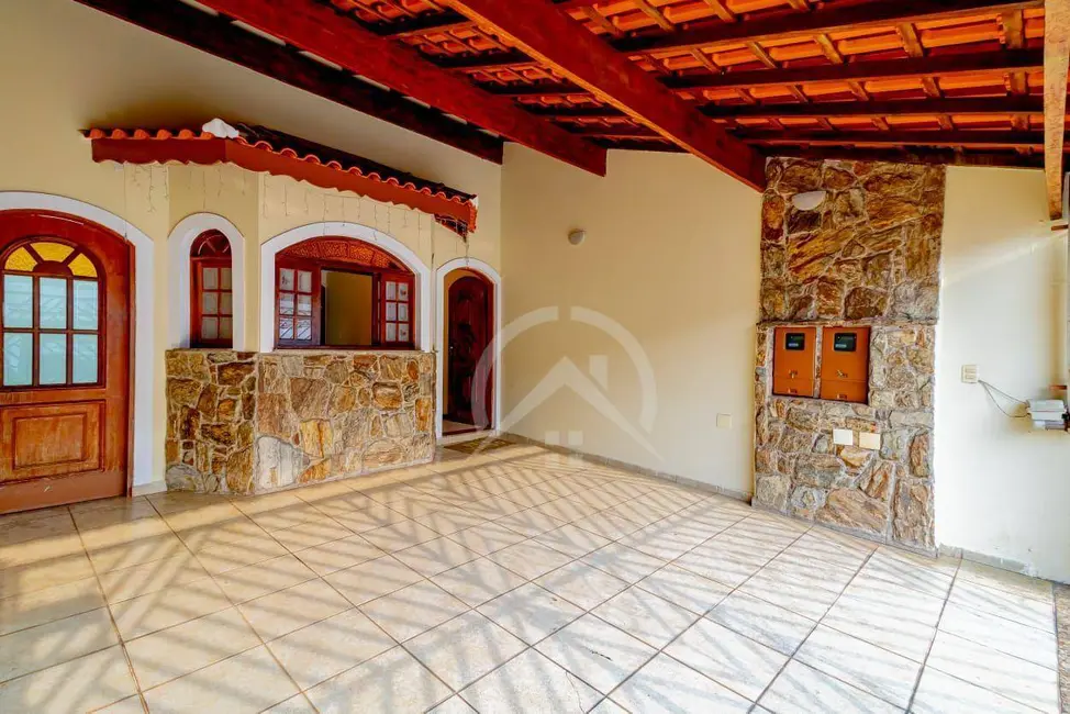 Foto 2 de Sobrado com 4 quartos à venda, 175m2 em Atibaia Jardim, Atibaia - SP