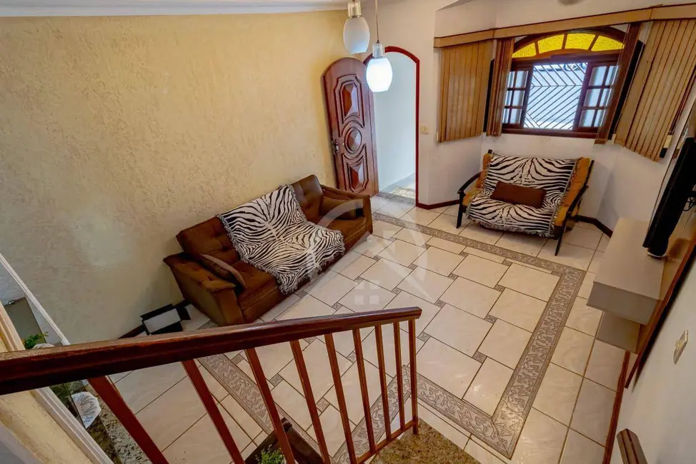 Foto 4 de Sobrado com 4 quartos à venda, 175m2 em Atibaia Jardim, Atibaia - SP